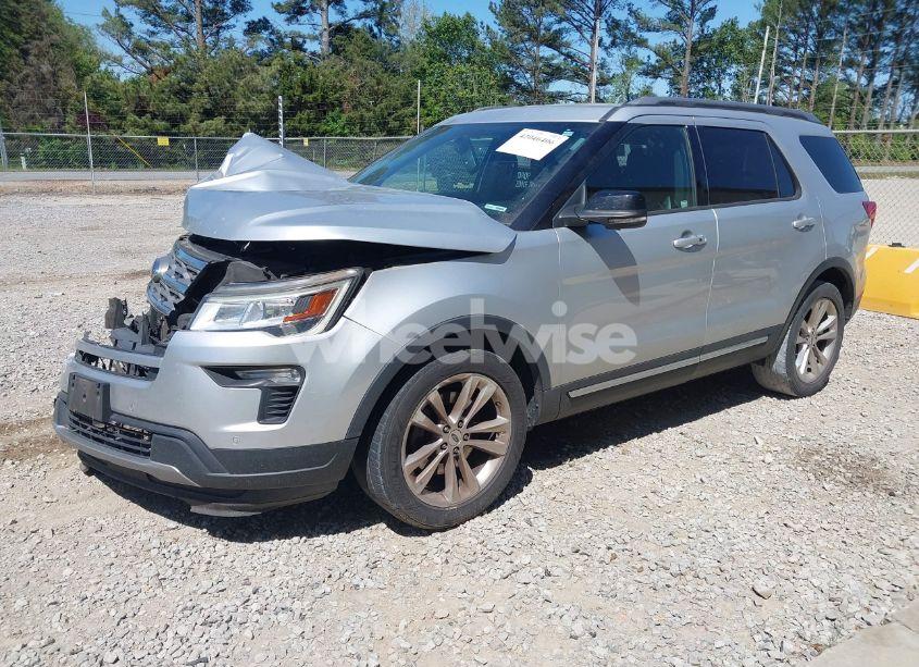 Photo 2 of 2018 Ford Explorer XLT (VIN 1FM5K7D85JGC22000)