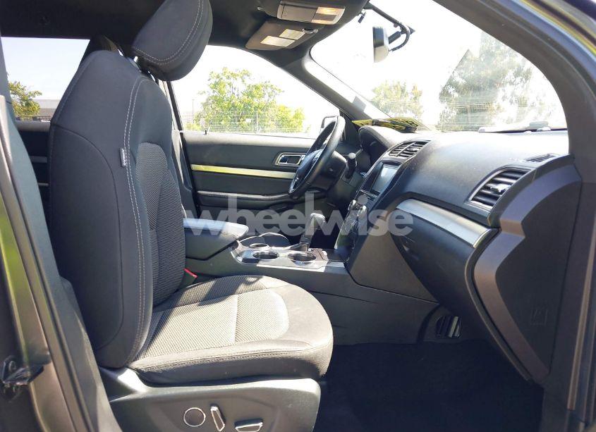 Photo 5 of 2018 Ford Explorer XLT (VIN 1FM5K7D85JGC55627)