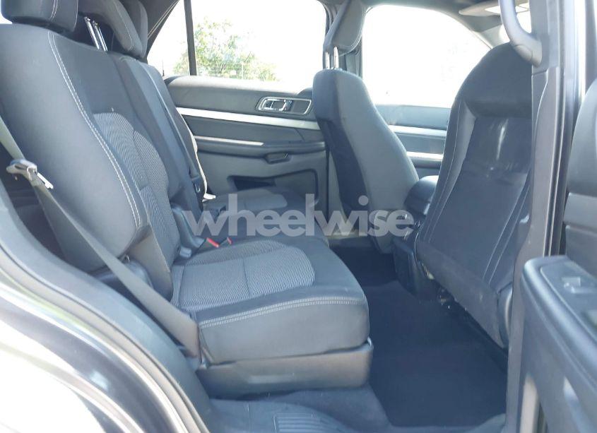 Photo 8 of 2018 Ford Explorer XLT (VIN 1FM5K7D85JGC55627)