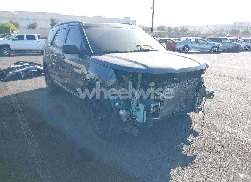 2019 Ford Explorer XLT (VIN 1FM5K7D85KGA09761) main photo