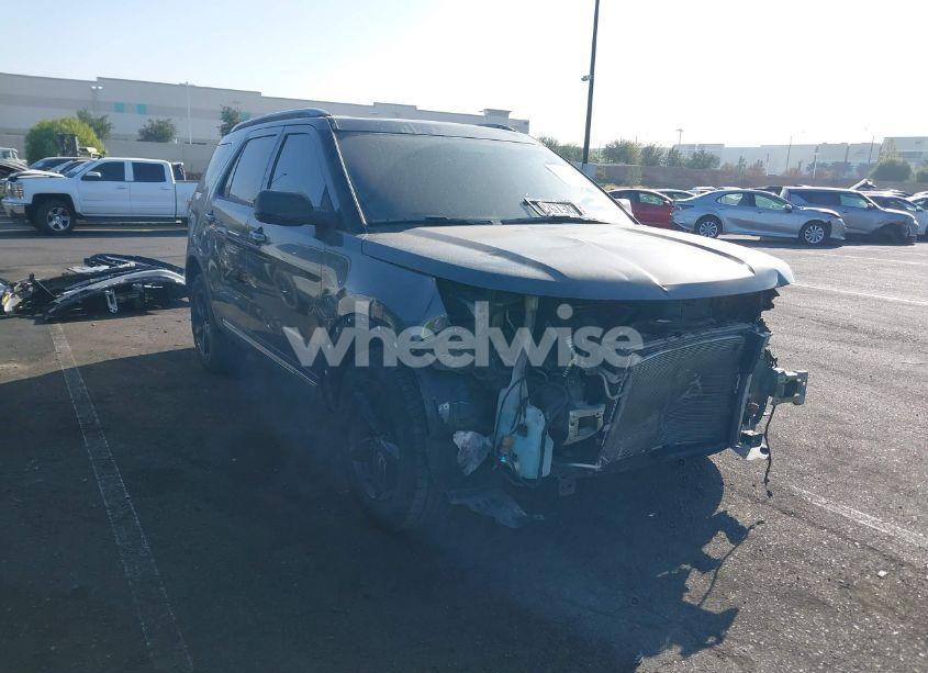 Photo 12 of 2019 Ford Explorer XLT (VIN 1FM5K7D85KGA09761)