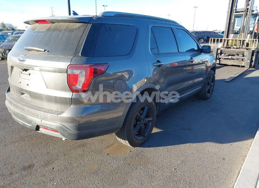 Photo 4 of 2019 Ford Explorer XLT (VIN 1FM5K7D85KGA09761)