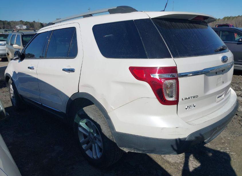 Photo 3 of 2014 Ford Explorer (VIN 1FM5K7D86EGA11815)