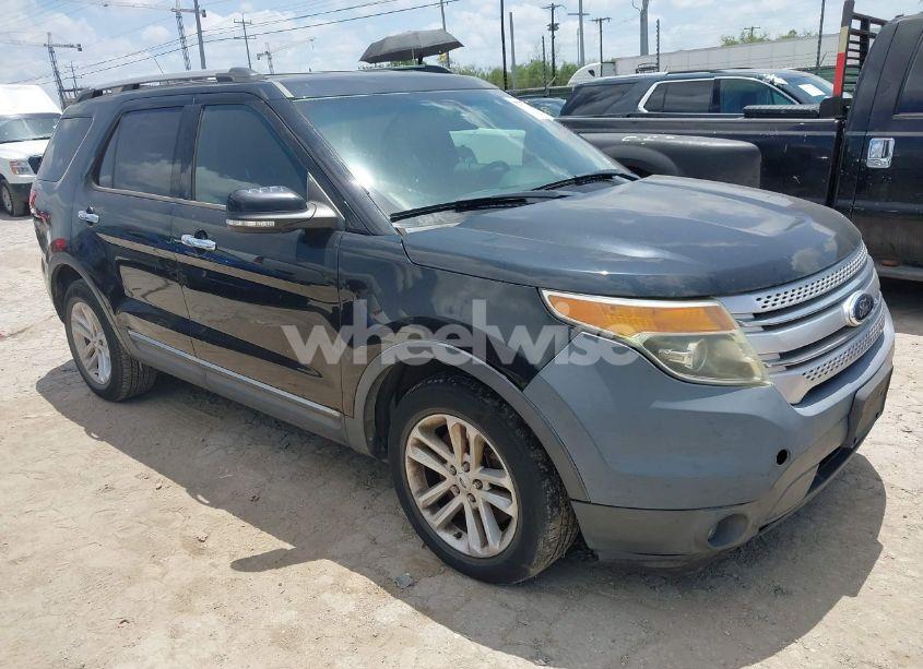 2014 Ford Explorer XLT (VIN 1FM5K7D86EGB74934) main photo