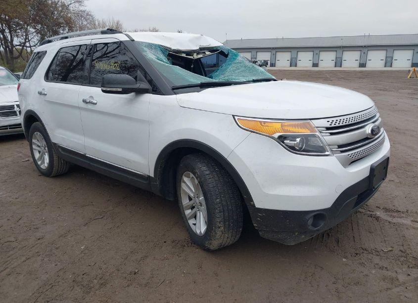 2014 Ford Explorer XLT (VIN 1FM5K7D86EGB89045) main photo