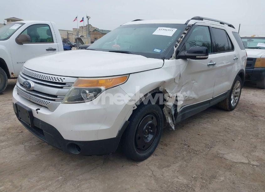 Photo 2 of 2014 Ford Explorer XLT (VIN 1FM5K7D86EGC47347)