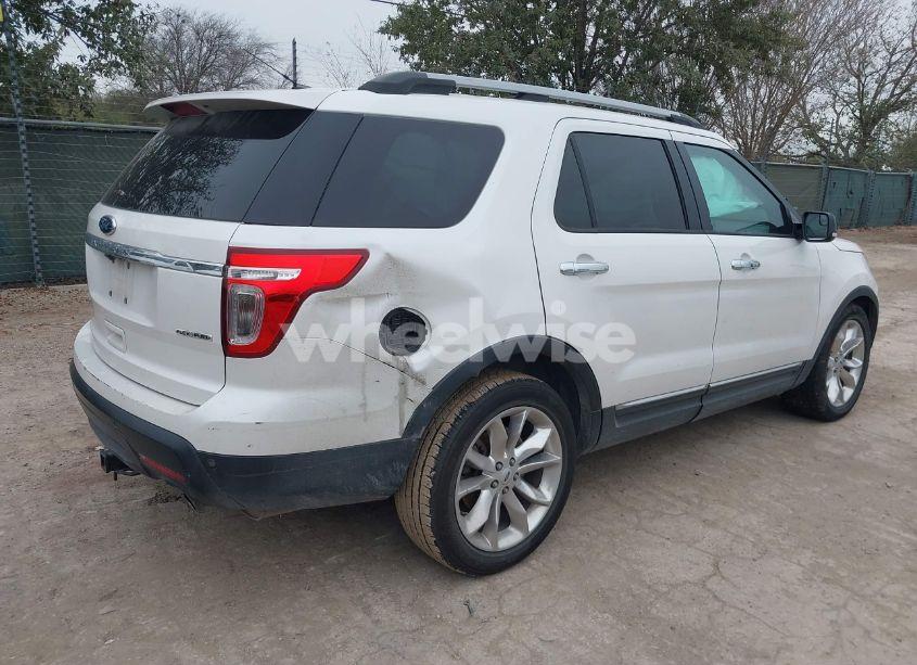 Photo 4 of 2014 Ford Explorer XLT (VIN 1FM5K7D86EGC47347)