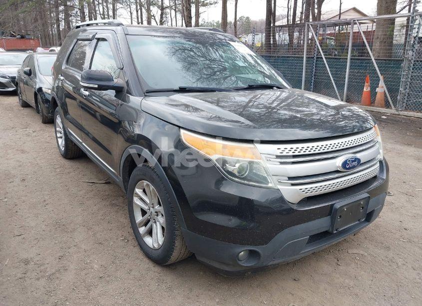 2015 Ford Explorer XLT (VIN 1FM5K7D86FGA28924) main photo