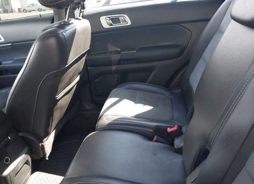 Photo 8 of 2015 Ford Explorer XLT (VIN 1FM5K7D86FGA38305)