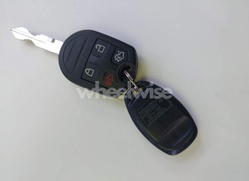 Photo 11 of 2015 Ford Explorer XLT (VIN 1FM5K7D86FGA92140)