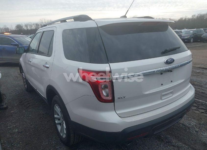 Photo 3 of 2015 Ford Explorer XLT (VIN 1FM5K7D86FGC46605)