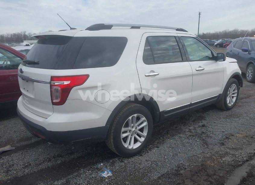 Photo 4 of 2015 Ford Explorer XLT (VIN 1FM5K7D86FGC46605)