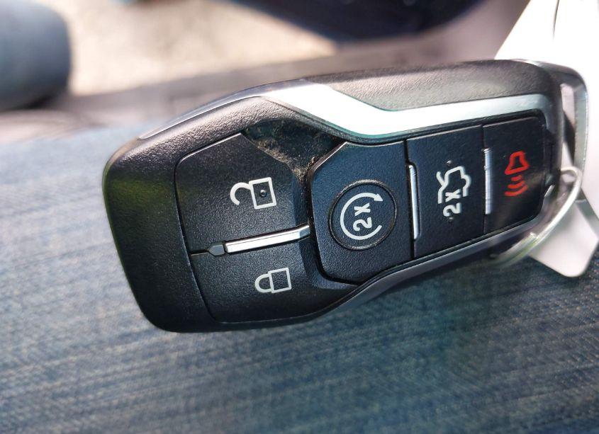 Photo 11 of 2016 Ford Explorer XLT (VIN 1FM5K7D86GGB31150)