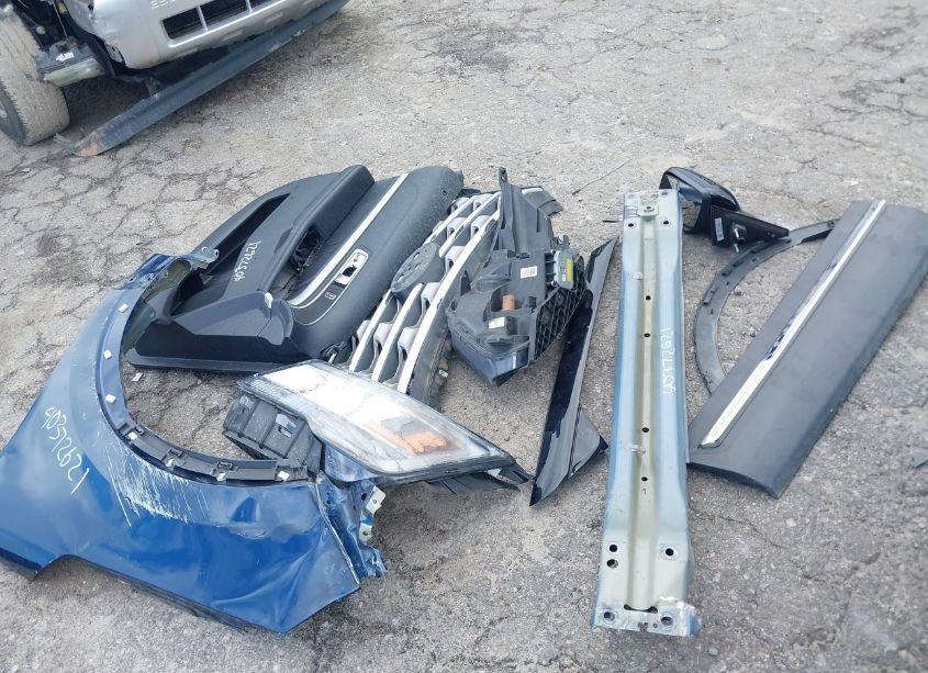 Photo 12 of 2016 Ford Explorer XLT (VIN 1FM5K7D86GGB31150)