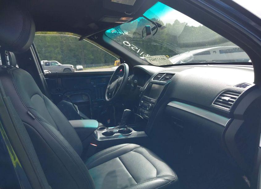 Photo 5 of 2016 Ford Explorer XLT (VIN 1FM5K7D86GGB31150)