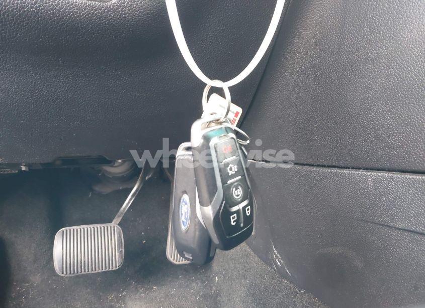 Photo 11 of 2016 Ford Explorer XLT (VIN 1FM5K7D86GGC98365)