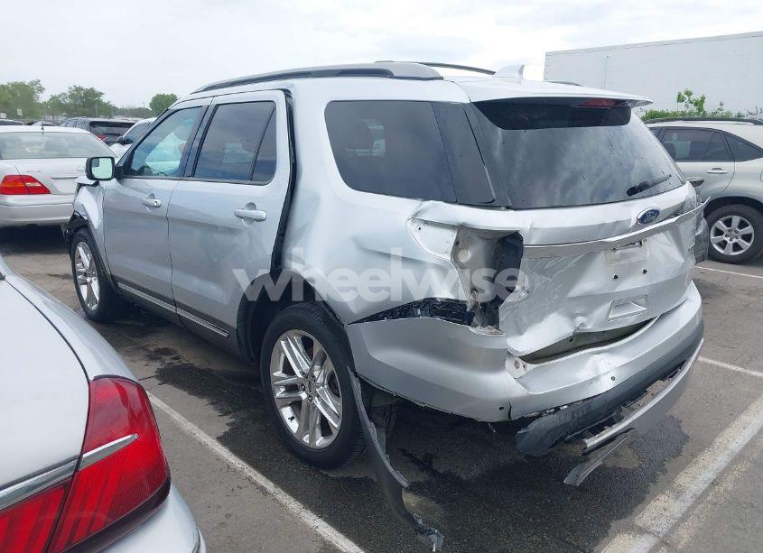 Photo 3 of 2016 Ford Explorer XLT (VIN 1FM5K7D86GGC98365)