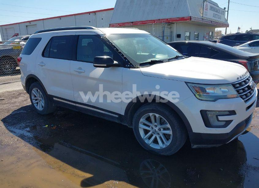 2017 Ford Explorer XLT (VIN 1FM5K7D86HGB59659) main photo