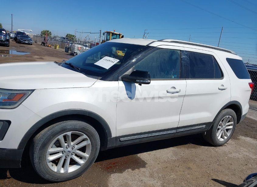 Photo 13 of 2017 Ford Explorer XLT (VIN 1FM5K7D86HGB59659)