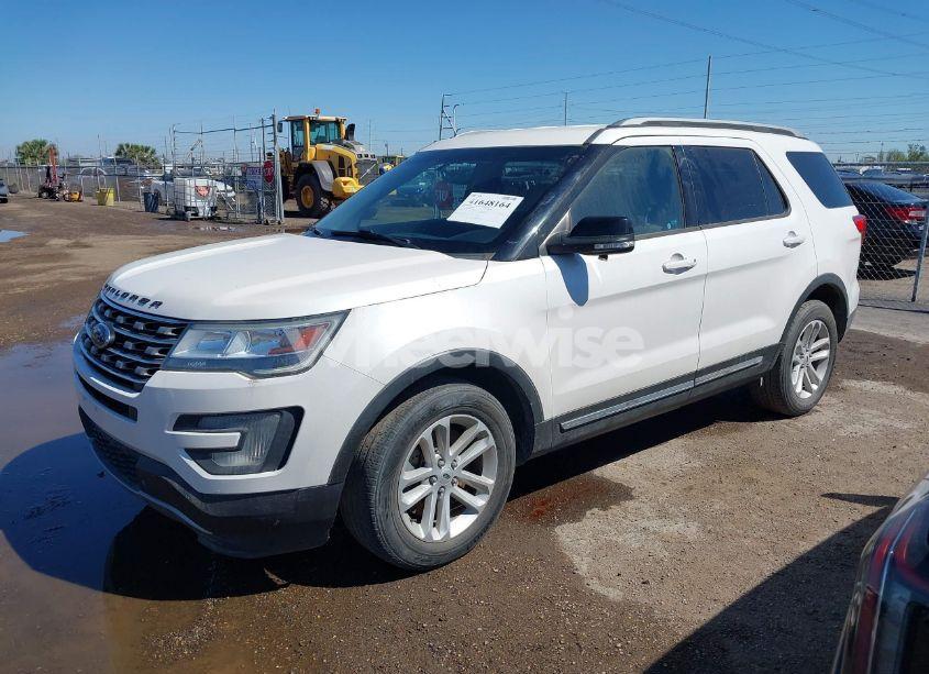 Photo 2 of 2017 Ford Explorer XLT (VIN 1FM5K7D86HGB59659)