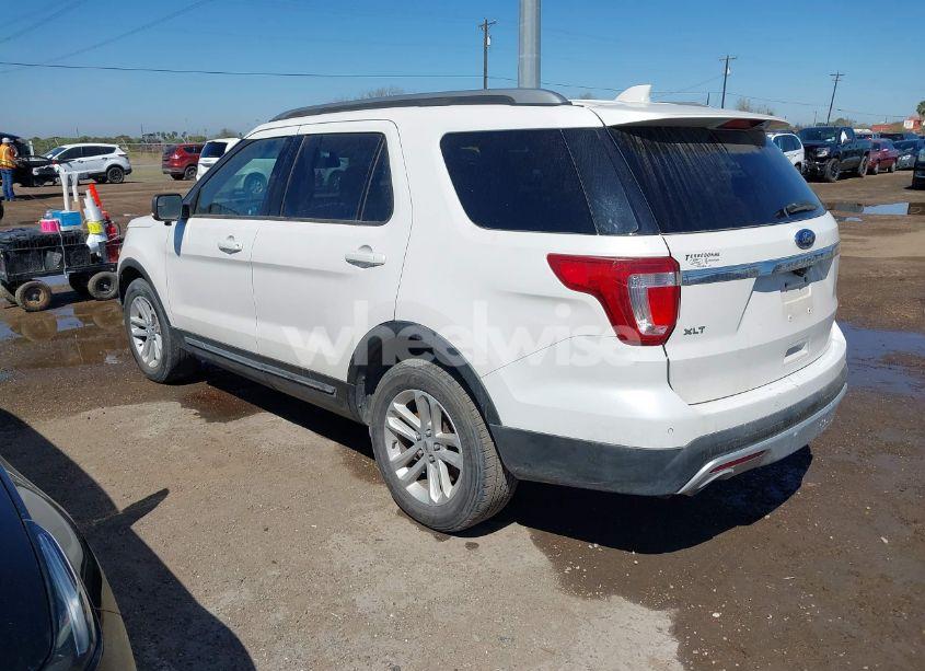 Photo 3 of 2017 Ford Explorer XLT (VIN 1FM5K7D86HGB59659)