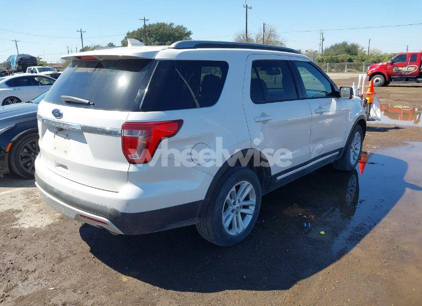 Photo 4 of 2017 Ford Explorer XLT (VIN 1FM5K7D86HGB59659)