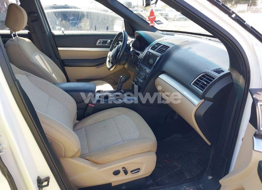 Photo 5 of 2017 Ford Explorer XLT (VIN 1FM5K7D86HGB59659)