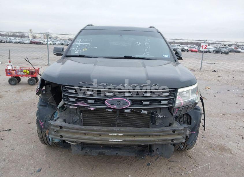Photo 12 of 2017 Ford Explorer XLT (VIN 1FM5K7D86HGD02416)