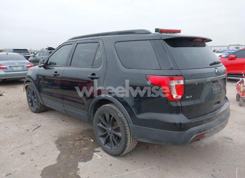 Photo 3 of 2017 Ford Explorer XLT (VIN 1FM5K7D86HGD02416)