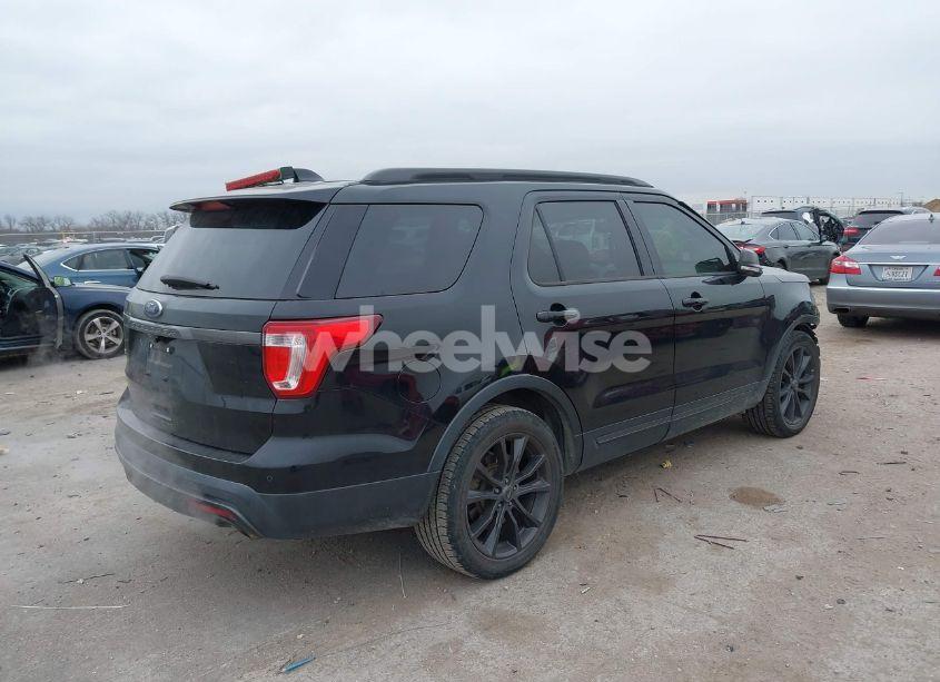 Photo 4 of 2017 Ford Explorer XLT (VIN 1FM5K7D86HGD02416)