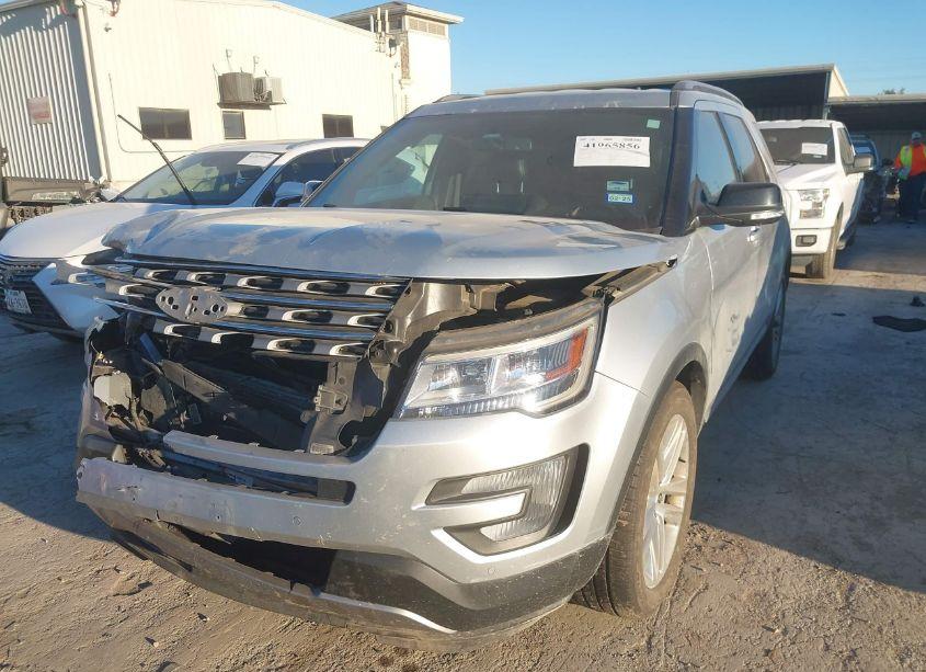 Photo 6 of 2017 Ford Explorer XLT (VIN 1FM5K7D86HGD39966)