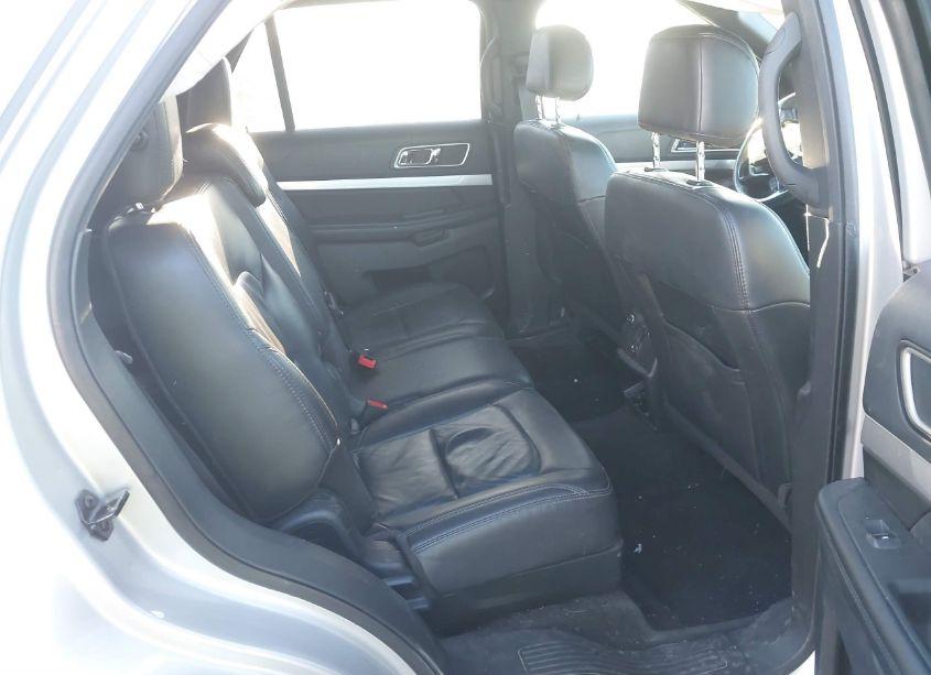 Photo 8 of 2017 Ford Explorer XLT (VIN 1FM5K7D86HGD39966)