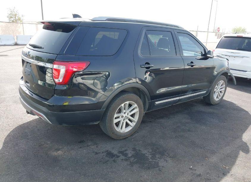 Photo 4 of 2017 Ford Explorer XLT (VIN 1FM5K7D86HGE42689)