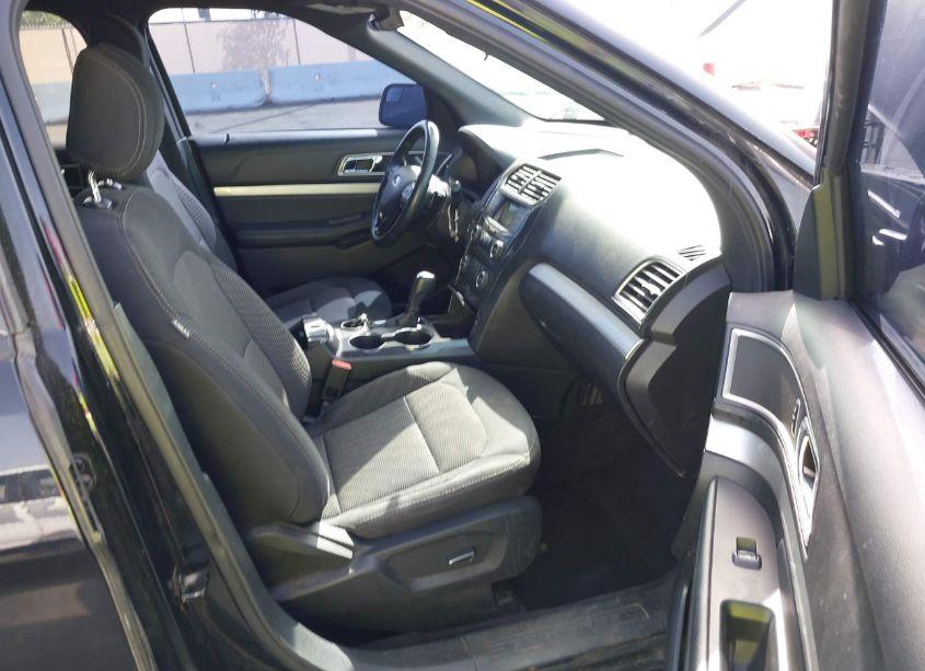 Photo 5 of 2017 Ford Explorer XLT (VIN 1FM5K7D86HGE42689)