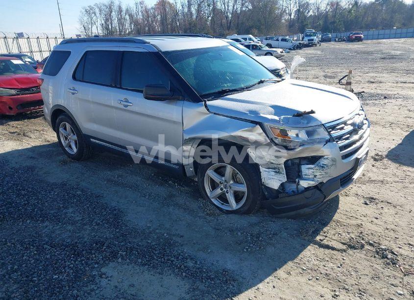 2018 Ford Explorer XLT (VIN 1FM5K7D86JGA95905) main photo