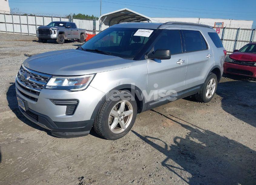 Photo 2 of 2018 Ford Explorer XLT (VIN 1FM5K7D86JGA95905)