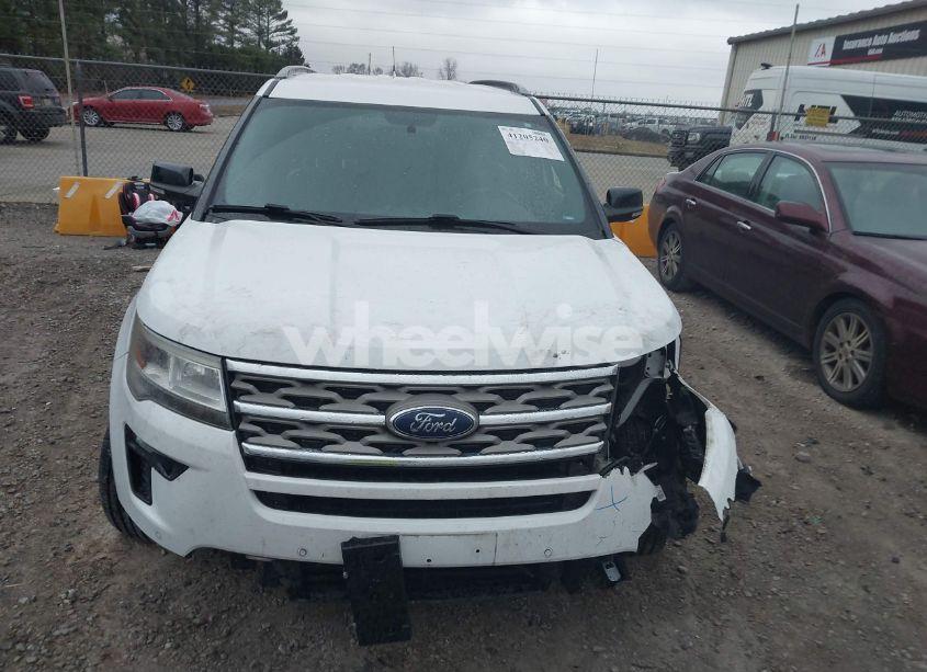 Photo 13 of 2018 Ford Explorer XLT (VIN 1FM5K7D86JGB46027)