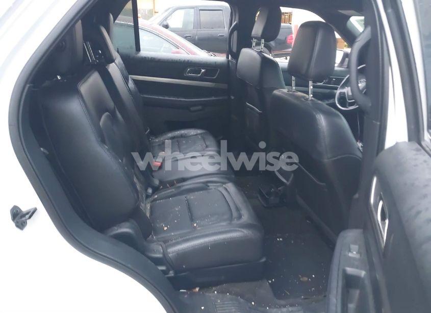 Photo 8 of 2018 Ford Explorer XLT (VIN 1FM5K7D86JGB46027)