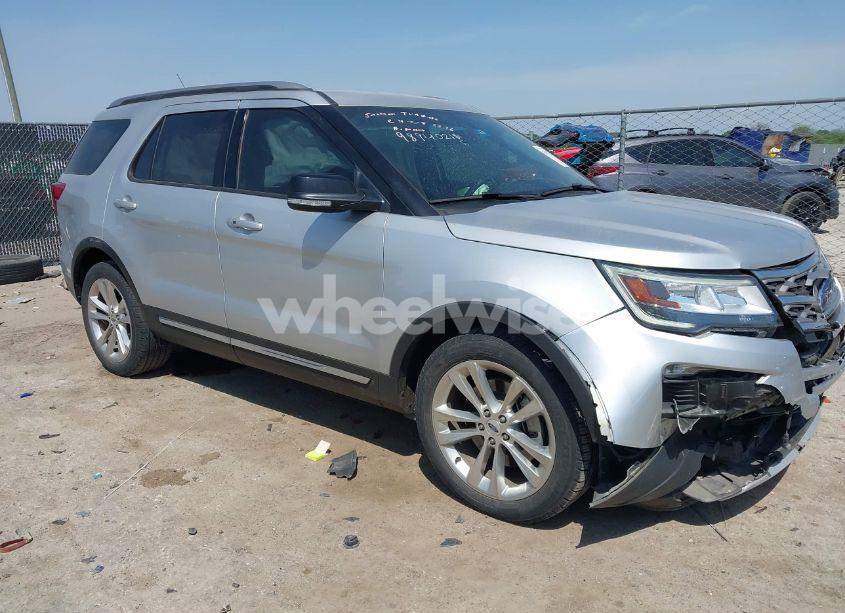 2018 Ford Explorer XLT (VIN 1FM5K7D86JGB78363) main photo