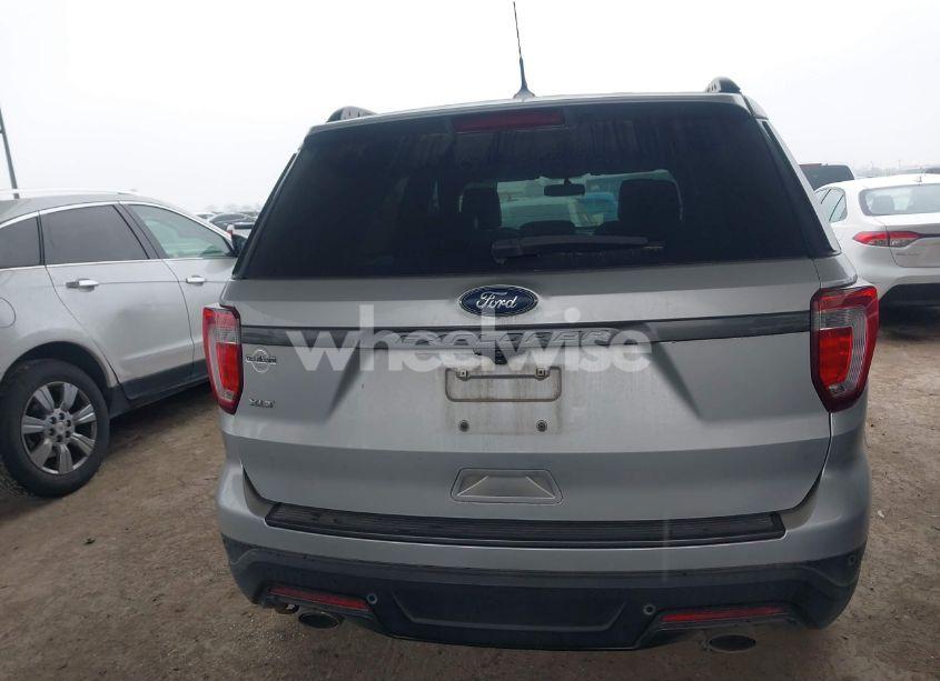 Photo 17 of 2018 Ford Explorer XLT (VIN 1FM5K7D86JGC13936)