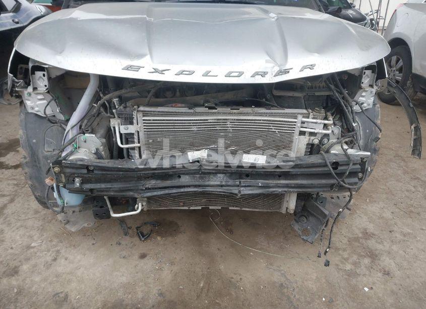 Photo 6 of 2018 Ford Explorer XLT (VIN 1FM5K7D86JGC13936)