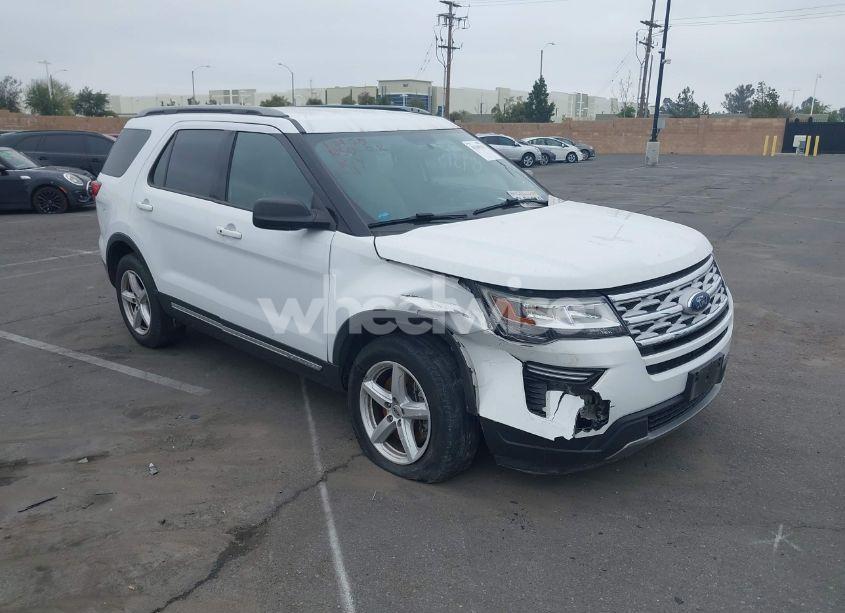 2019 Ford Explorer XLT (VIN 1FM5K7D86KGB15989) main photo