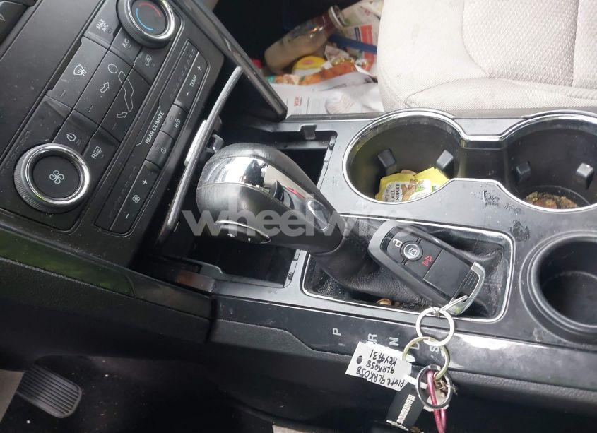 Photo 11 of 2019 Ford Explorer XLT (VIN 1FM5K7D86KGB15989)