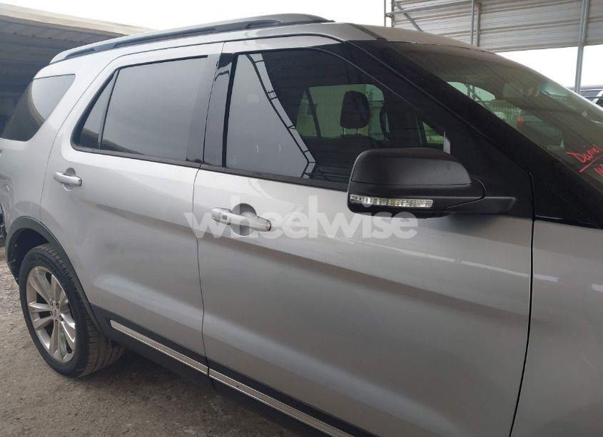 Photo 14 of 2019 Ford Explorer XLT (VIN 1FM5K7D86KGB38219)