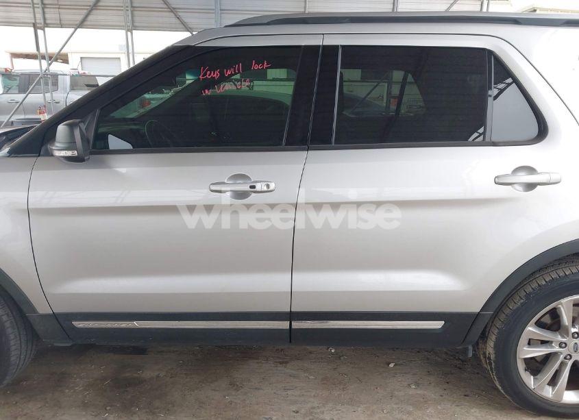 Photo 15 of 2019 Ford Explorer XLT (VIN 1FM5K7D86KGB38219)