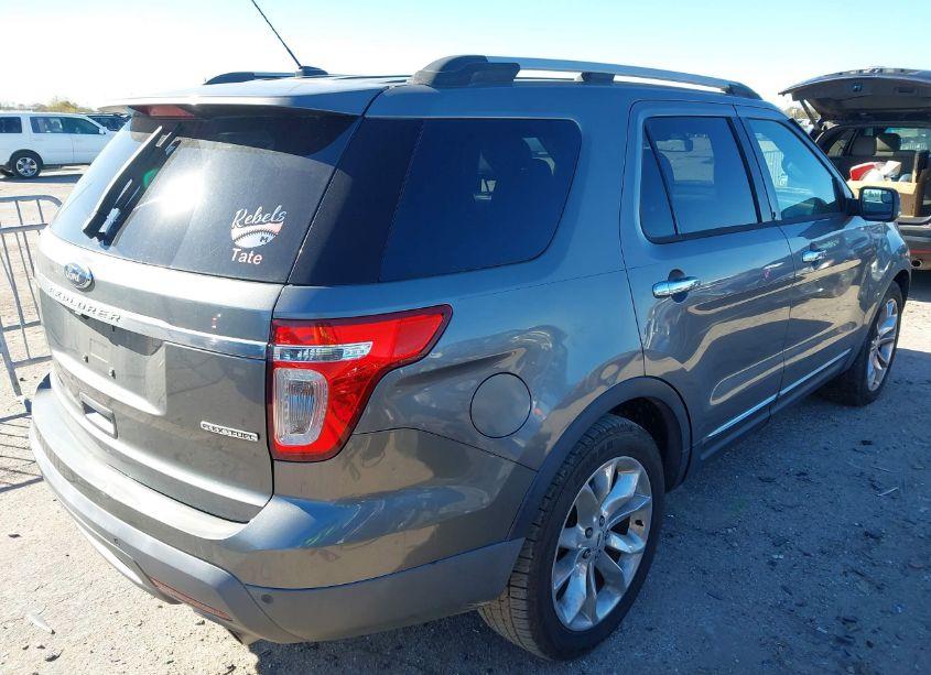 Photo 4 of 2014 Ford Explorer XLT (VIN 1FM5K7D87EGA48761)