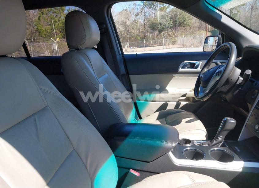 Photo 5 of 2014 Ford Explorer XLT (VIN 1FM5K7D87EGA84935)