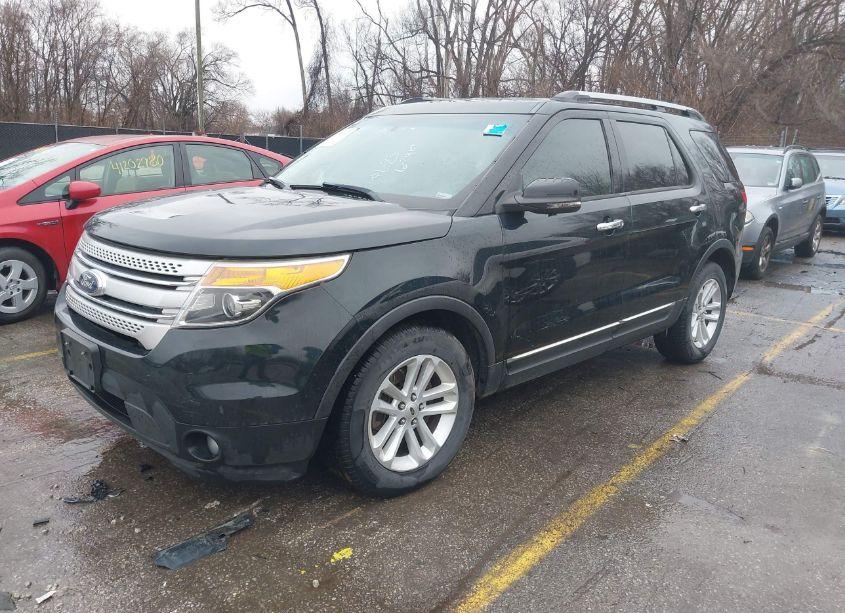 Photo 2 of 2014 Ford Explorer XLT (VIN 1FM5K7D87EGA99726)