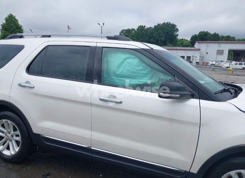 Photo 14 of 2014 Ford Explorer XLT (VIN 1FM5K7D87EGB15116)