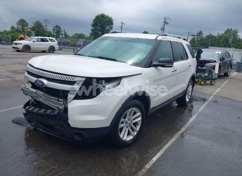 Photo 2 of 2014 Ford Explorer XLT (VIN 1FM5K7D87EGB15116)